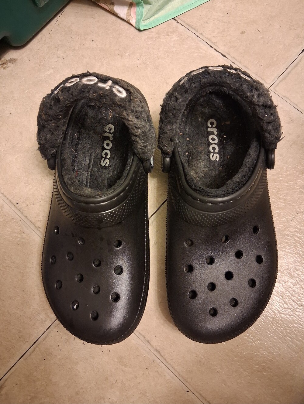 Crocs Womens Classic Lined Clog - Black Size Mens 7, Womens 9 - Picture 15 of 16